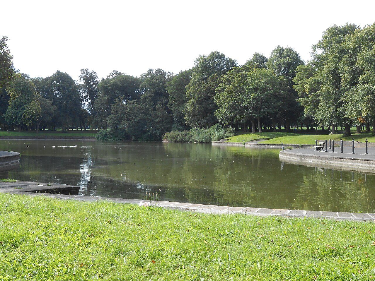 The lake in Newsham Park, Liverpool, on a summer day