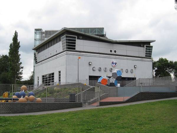 Catalyst Science Discovery Centre in Widnes from the front, with the play area in front